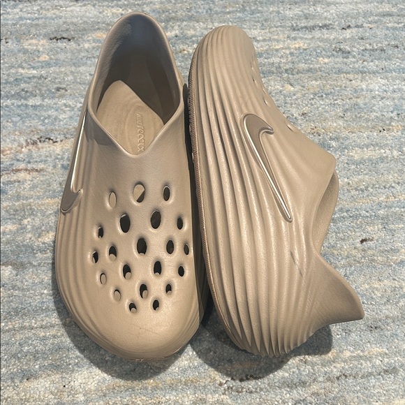 Nike ReactX Rejuven8 Size 9 – Lightweight Comfort – Like New – Men’s - Picture 4 of 5